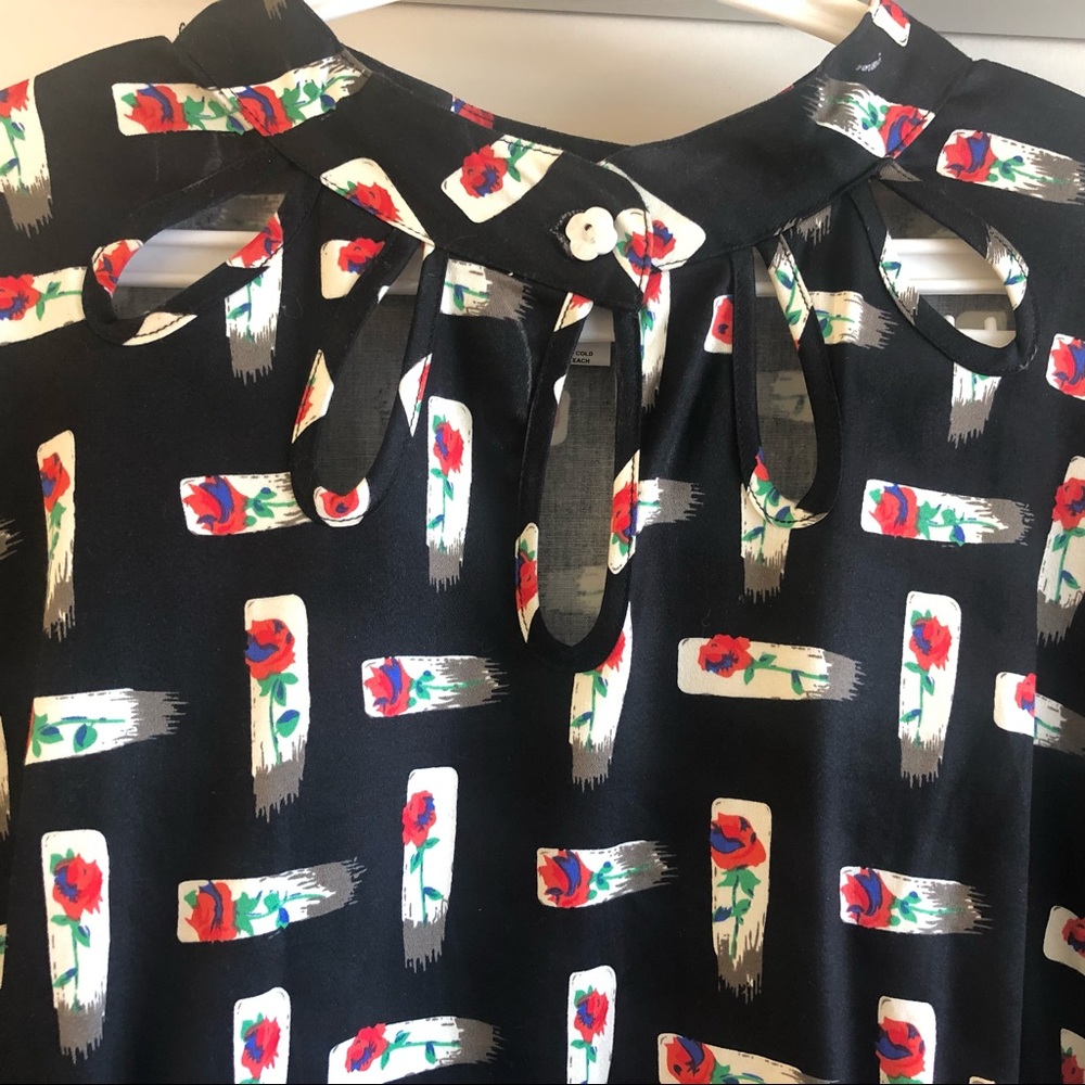 Unique Vintage dress with cute collar & cutouts